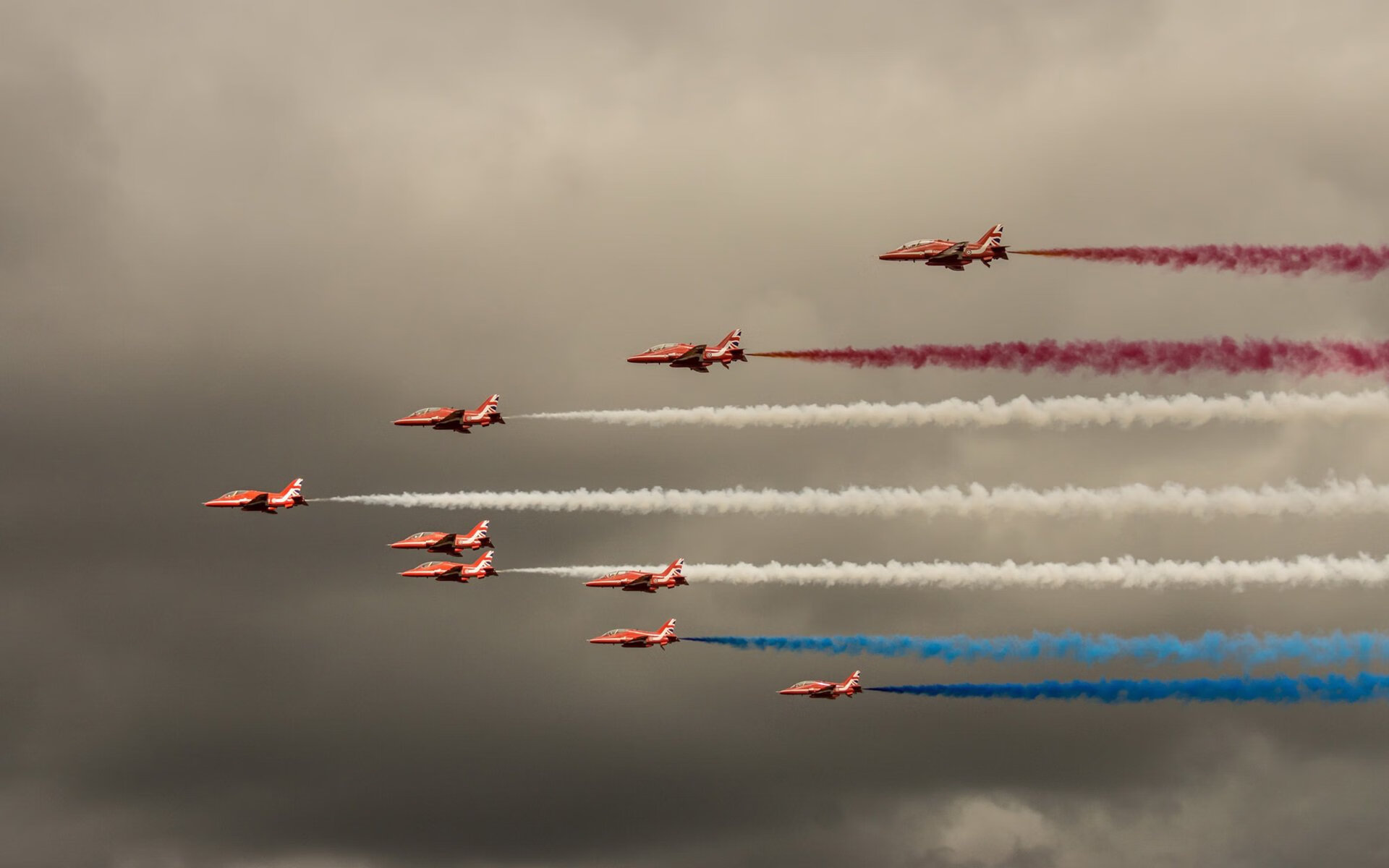 赛道与球场的双城记,当速度轰鸣遇见篮筐震颤